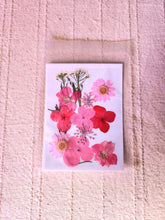 Load image into Gallery viewer, DIY Pressed Flower Bookmark Kit